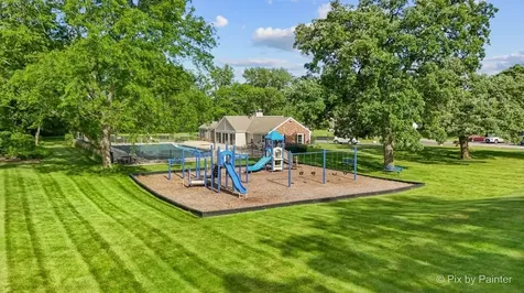 902 Oak Valley Drive Cary IL 60013