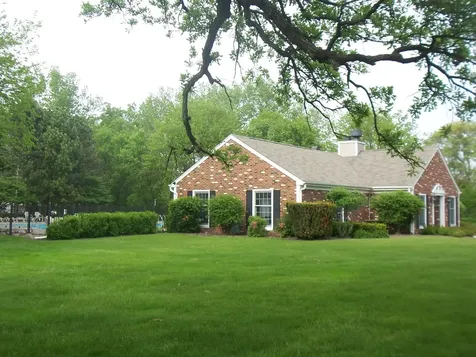 902 Oak Valley Drive Cary IL 60013