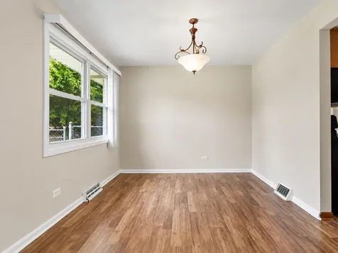 5042 157TH Street Oak Forest IL 60452