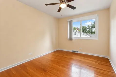 5042 157TH Street Oak Forest IL 60452