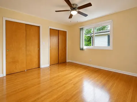 5042 157TH Street Oak Forest IL 60452