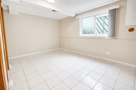 5042 157TH Street Oak Forest IL 60452