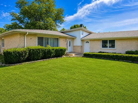 5042 157TH Street Oak Forest IL 60452