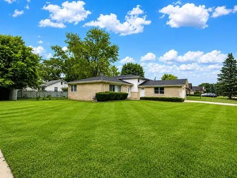 5042 157TH Street Oak Forest IL 60452