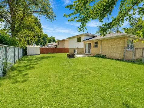 5042 157TH Street Oak Forest IL 60452