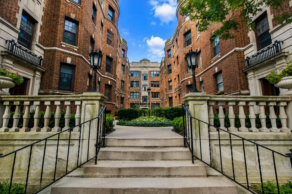2328 North Lincoln Park West Avenue Chicago IL 60614