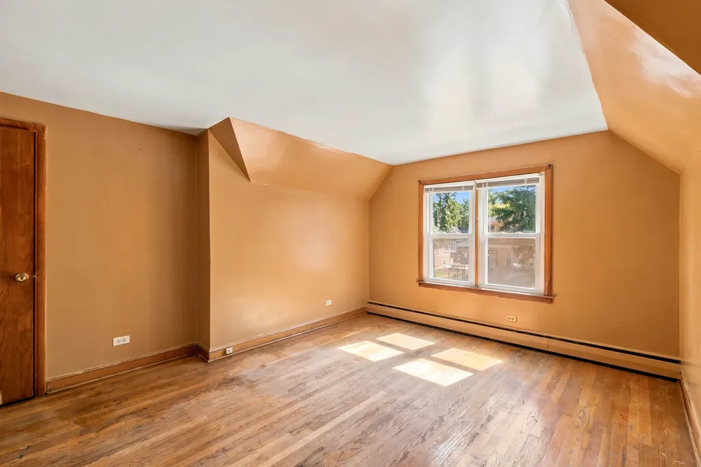 6842 South Campbell Avenue Chicago IL 60629
