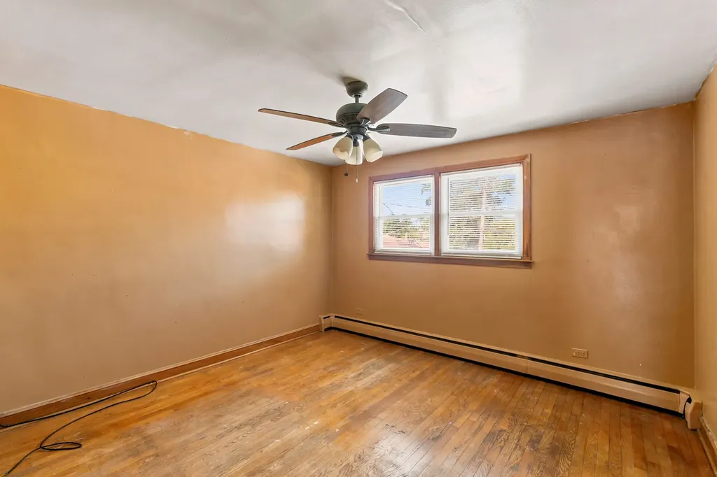 6842 South Campbell Avenue Chicago IL 60629