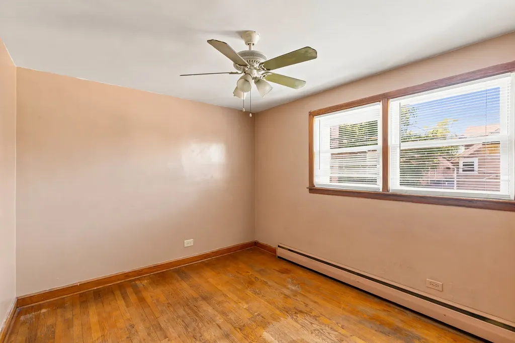 6842 South Campbell Avenue Chicago IL 60629