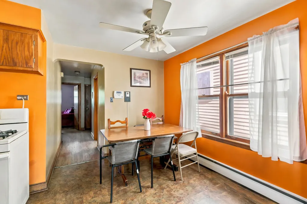 6842 South Campbell Avenue Chicago IL 60629