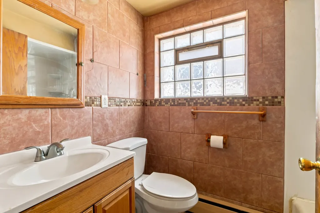 6842 South Campbell Avenue Chicago IL 60629