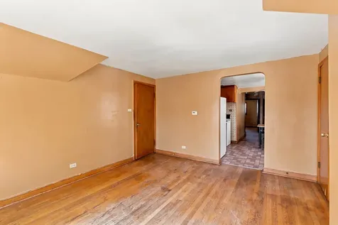 6842 South Campbell Avenue Chicago IL 60629