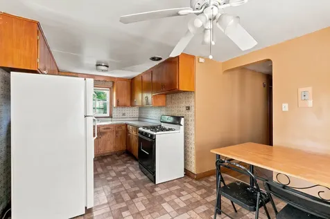 6842 South Campbell Avenue Chicago IL 60629