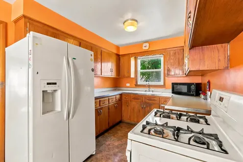 6842 South Campbell Avenue Chicago IL 60629