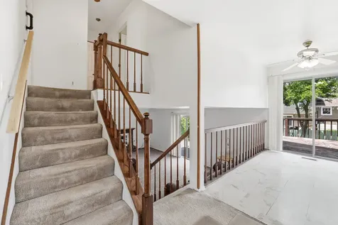 310 Crestwood Court Algonquin IL 60102