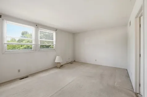 310 Crestwood Court Algonquin IL 60102