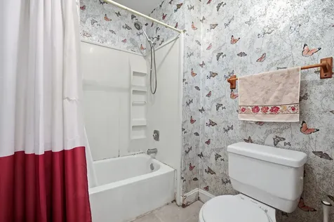 310 Crestwood Court Algonquin IL 60102