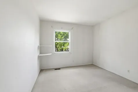 310 Crestwood Court Algonquin IL 60102