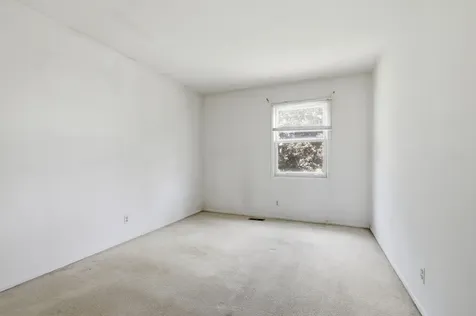 310 Crestwood Court Algonquin IL 60102