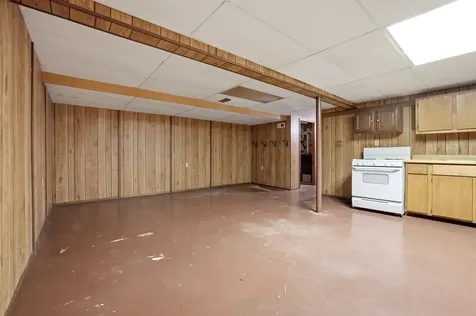 310 Crestwood Court Algonquin IL 60102