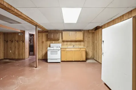 310 Crestwood Court Algonquin IL 60102