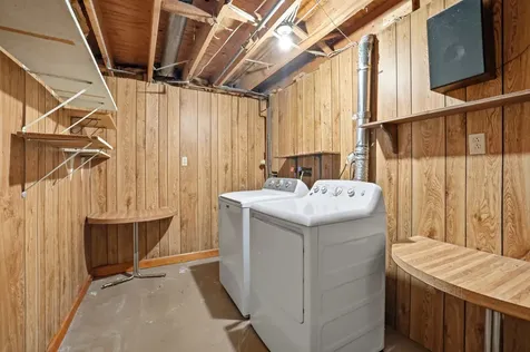 310 Crestwood Court Algonquin IL 60102