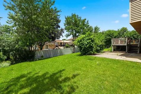 310 Crestwood Court Algonquin IL 60102