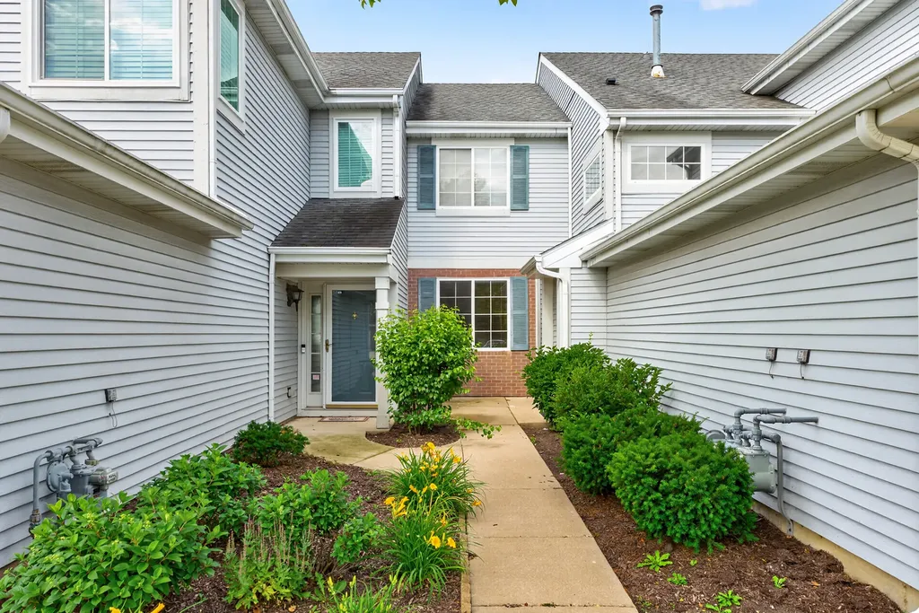 178 Cripple Creek Court Schaumburg IL 60194