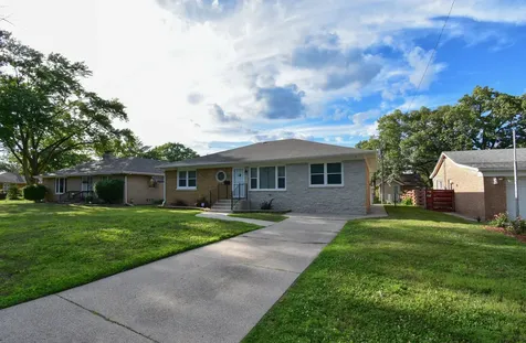 36 159TH Street Calumet City IL 60409