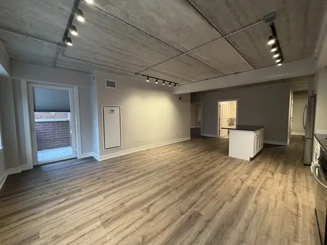 952 West Carmen Avenue Chicago IL 60640