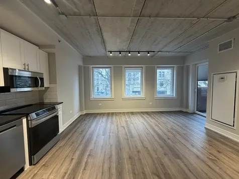 952 West Carmen Avenue Chicago IL 60640