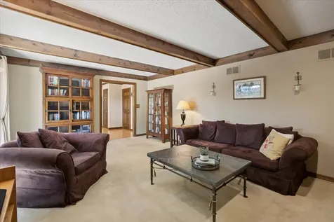 1145 Furlong Drive Libertyville IL 60048