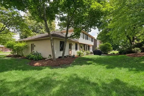 1145 Furlong Drive Libertyville IL 60048