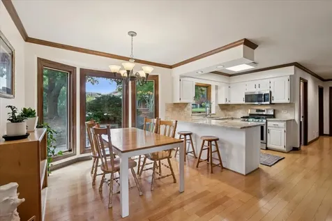 1145 Furlong Drive Libertyville IL 60048