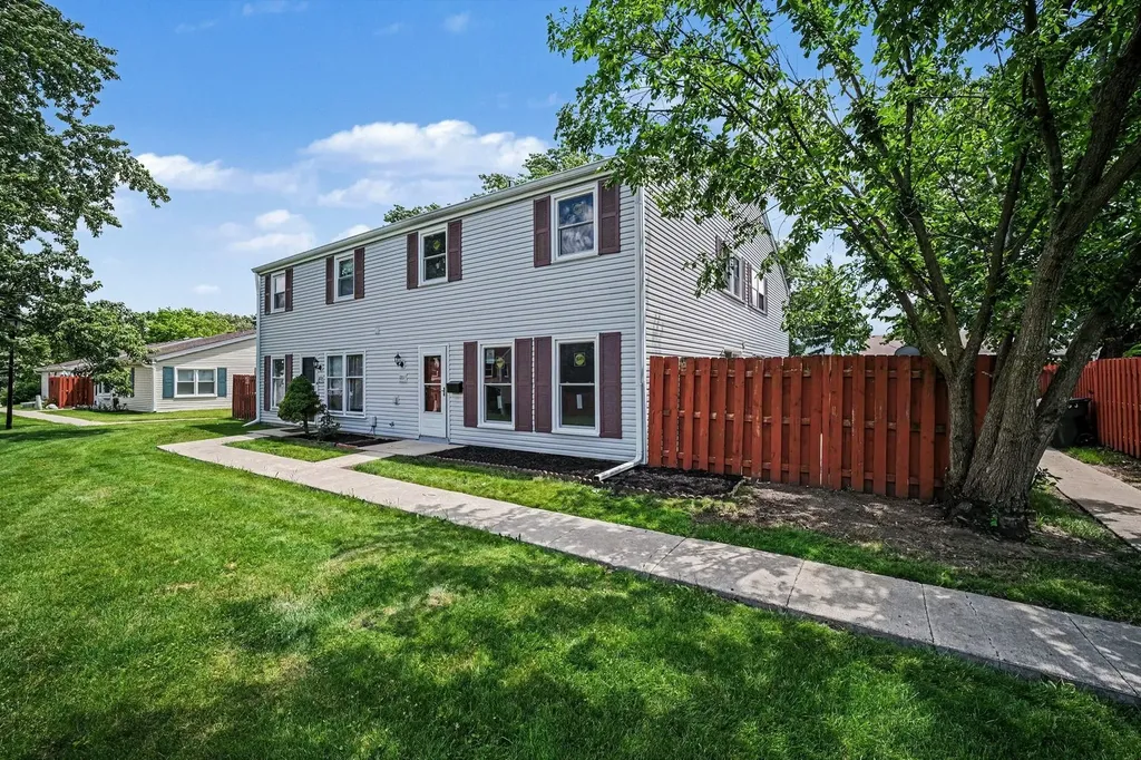 1801 Jamestown Circle Hoffman Estates IL 60169