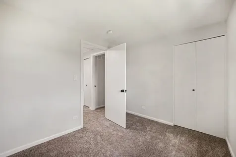 1801 Jamestown Circle Hoffman Estates IL 60169