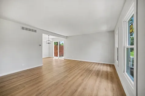 1801 Jamestown Circle Hoffman Estates IL 60169