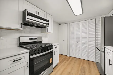 1801 Jamestown Circle Hoffman Estates IL 60169