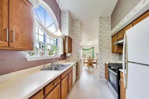 520 West Happfield Drive Arlington Heights IL 60004