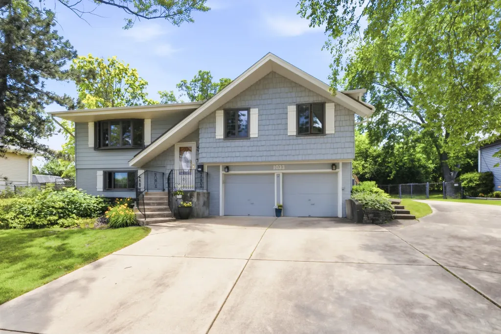 1033 Lowell Lane Schaumburg IL 60193