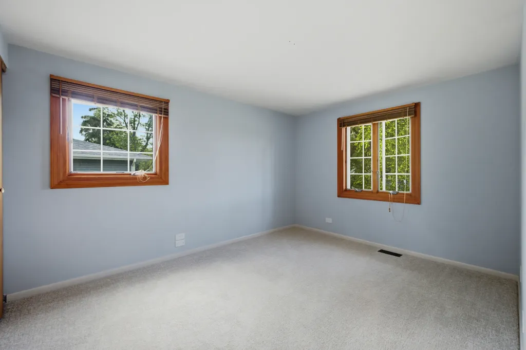 1033 Lowell Lane Schaumburg IL 60193
