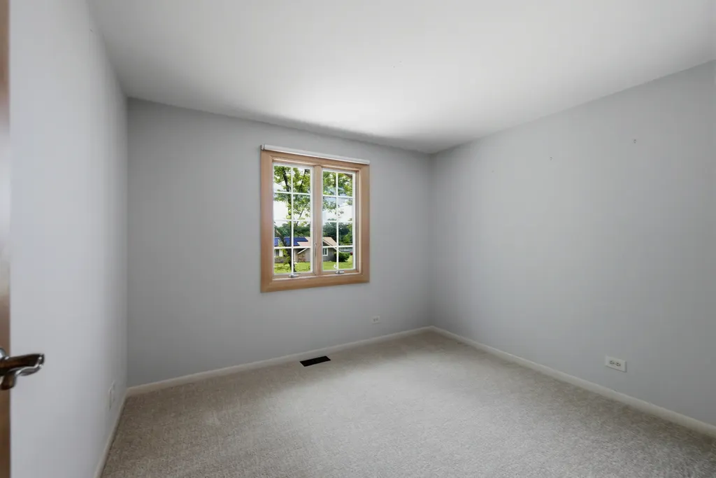 1033 Lowell Lane Schaumburg IL 60193