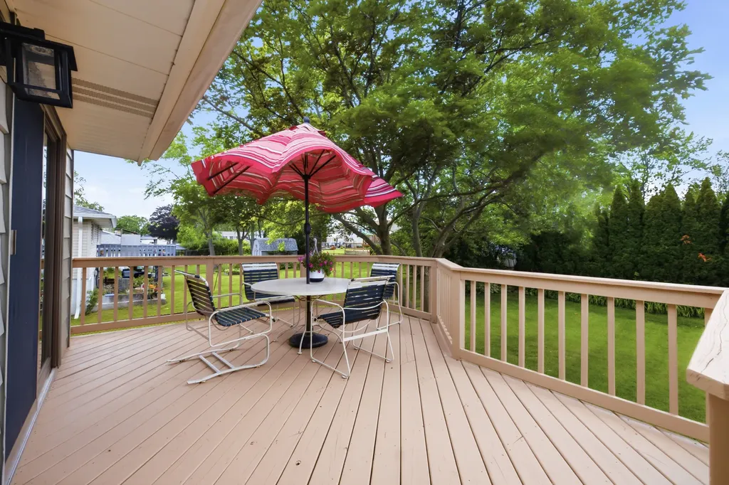 1033 Lowell Lane Schaumburg IL 60193