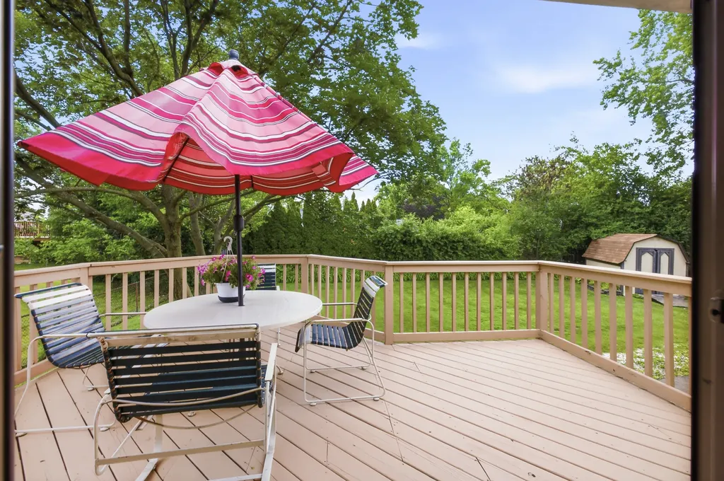 1033 Lowell Lane Schaumburg IL 60193