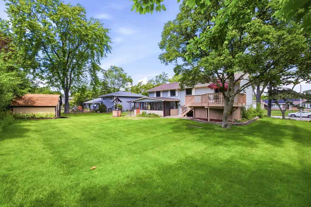 1033 Lowell Lane Schaumburg IL 60193