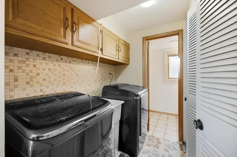 1033 Lowell Lane Schaumburg IL 60193