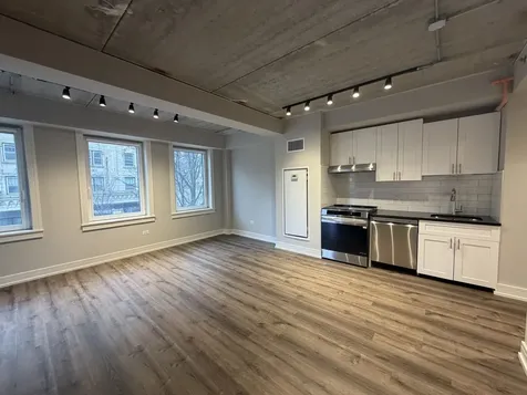 952 West Carmen Avenue Chicago IL 60640