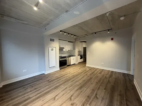 952 West Carmen Avenue Chicago IL 60640