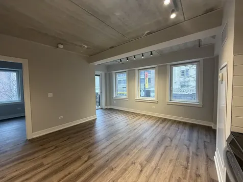 952 West Carmen Avenue Chicago IL 60640