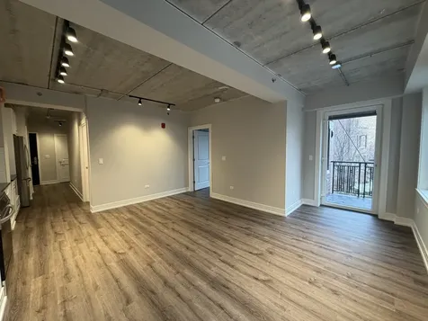 952 West Carmen Avenue Chicago IL 60640